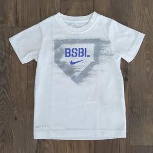 🍀NWOT Nike Dri-Fit Baseball Tshirt M (5-6 yrs)